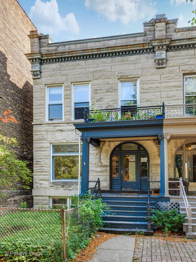 Primary Photo - 3639 N Greenview Ave
