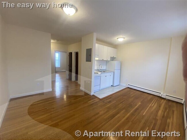 Foto del edificio - 180 N Beacon St