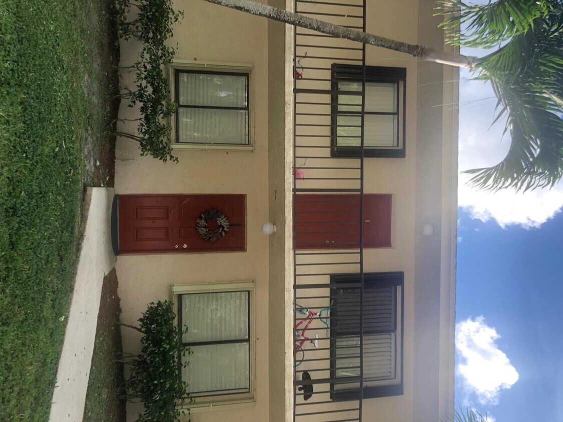 Primary Photo - 200 Nottingham Cir
