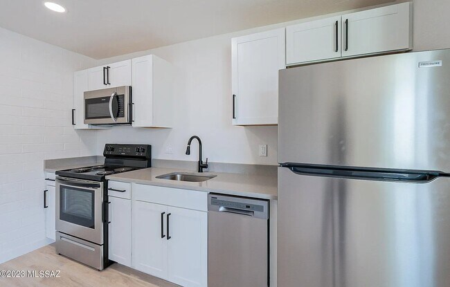 Foto del edificio - 1040-1044 N 7th Ave