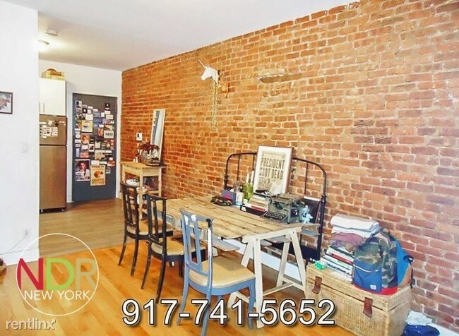 Building Photo - 2 br, 1 bath Apartment - 114 Ralph Ave
