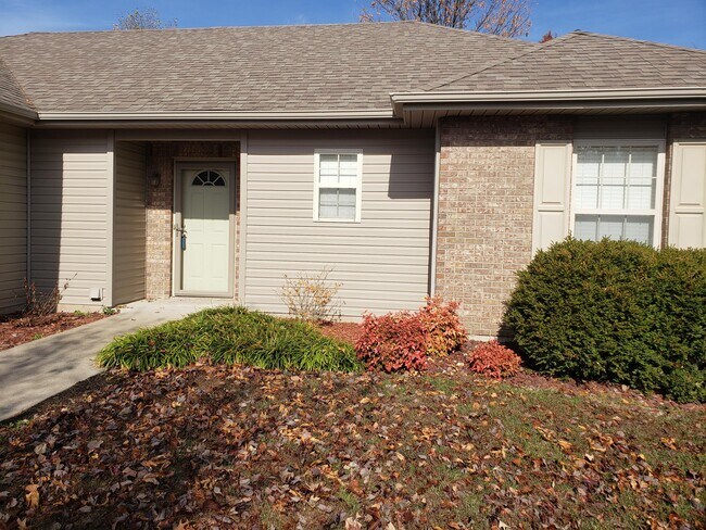 Building Photo - 511 Amazon Dr