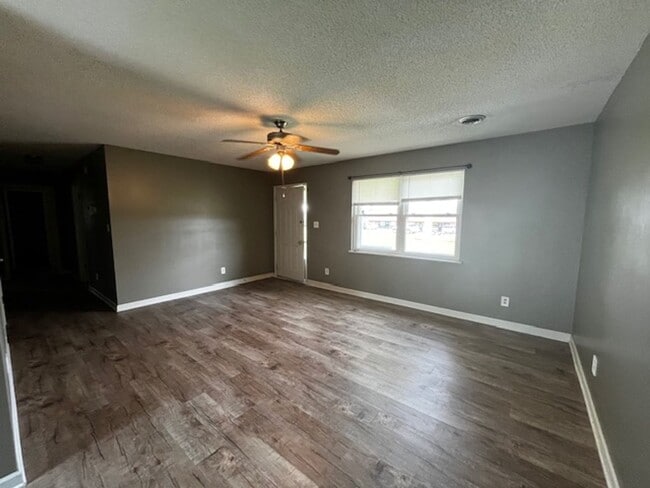 Foto del edificio - 3 Bedroom 2 Bath house
