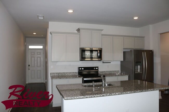 Building Photo - Laurel Park Townhouse