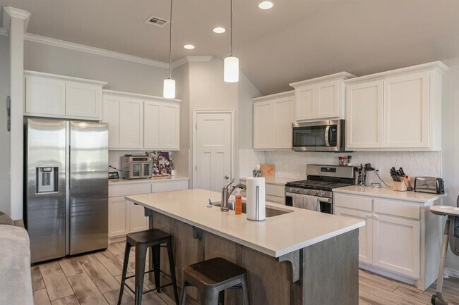 Building Photo - 13809 Village Cv