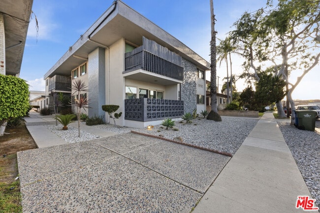 Foto del edificio - 3212 W 84th Pl