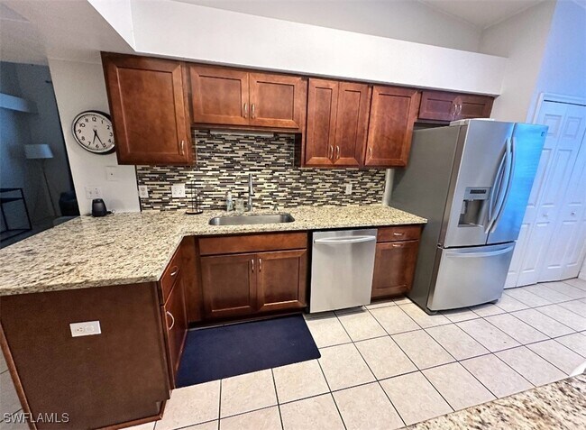 Foto del edificio - 4910 Cougar Ct N