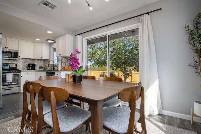 Foto del edificio - 60206 Latham Trail