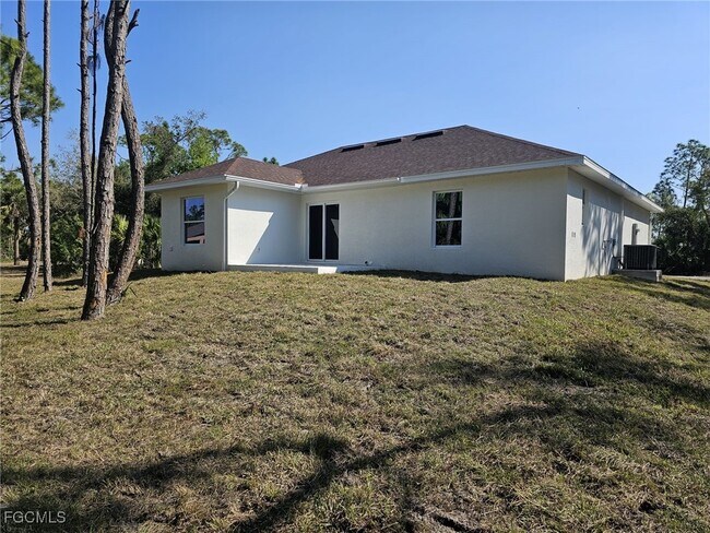 Building Photo - 22499 Bradford Ave