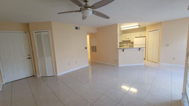 Foto del edificio - Townes of Southgate 2 Bedroom 2 Bathroom F...