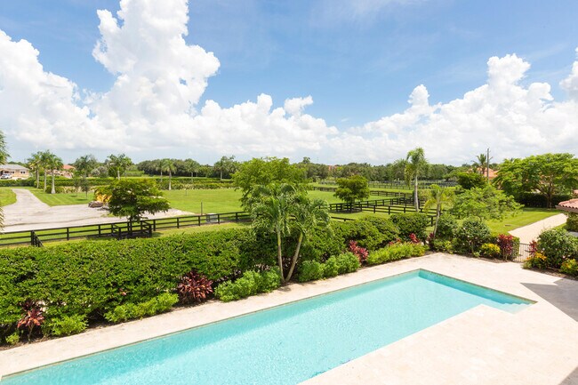 Foto del edificio - 3310 Palm Beach Point Blvd