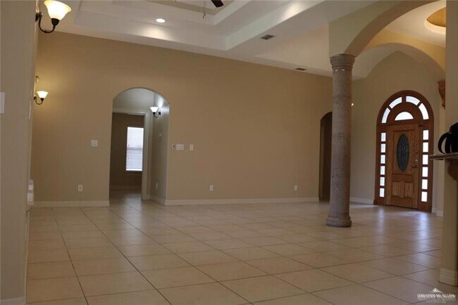 Building Photo - 4905 S Hummer Ln