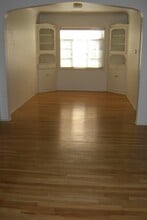 Building Photo - 402 N Santa Ana Ave