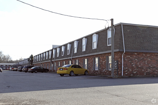 Building Photo - Oak Run Apartments