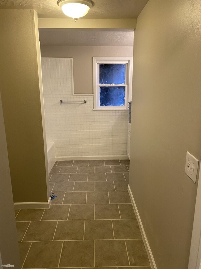 Building Photo - 2 br, 1.5 bath House - 438 West Birch Avenue