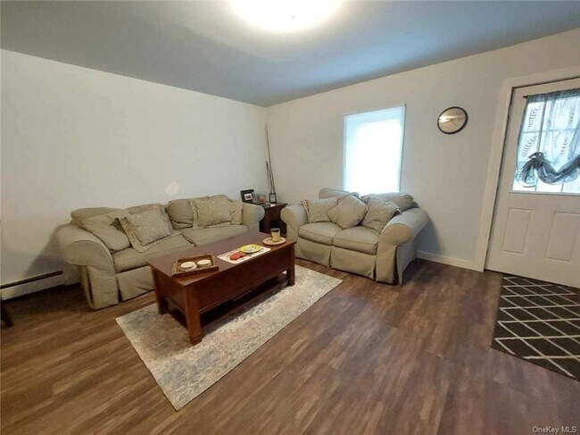 Foto del edificio - 624 Oakland Valley Rd