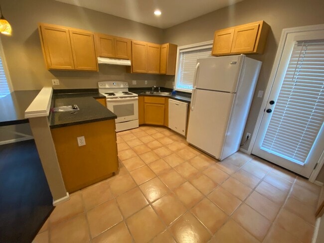 Foto del edificio - 2 bed 2 bath South Eugene Townhome