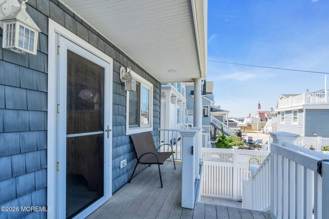 Building Photo - 419 Beach Front