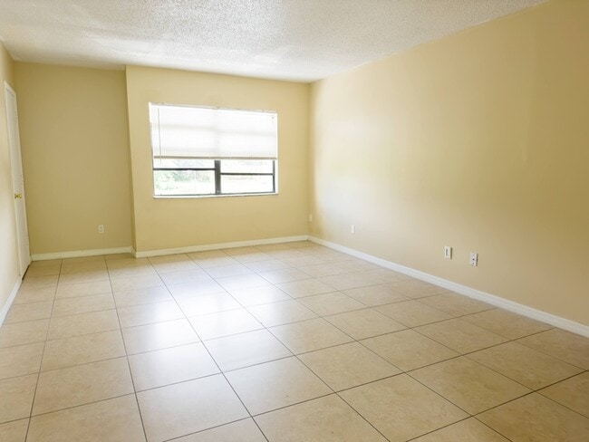 Photo - 34 S Ortman Dr Apartment