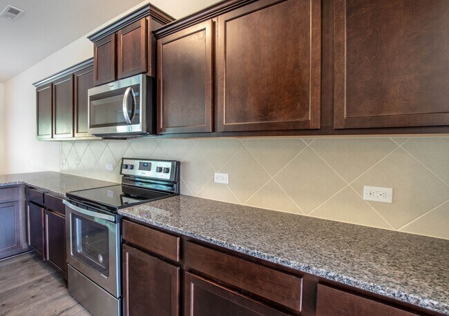 Foto del edificio - Beautiful  4Br 3Ba Single Family Home Lark...