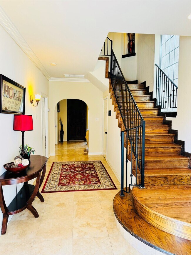 Foto del edificio - 6324 Fairdale Ln