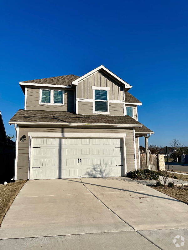 Building Photo - 100 Red Buckeye Loop