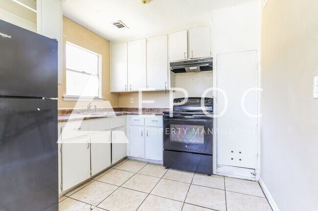 Foto del edificio - 904 Florence Rd