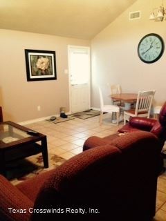 Foto del edificio - 1443-1443 Western Oaks Ct