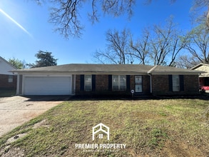 Building Photo - 5211 Fernleaf Ave