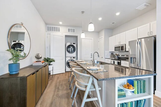 Building Photo - 100% off rent for 1 month(s) on a 12 mo le...