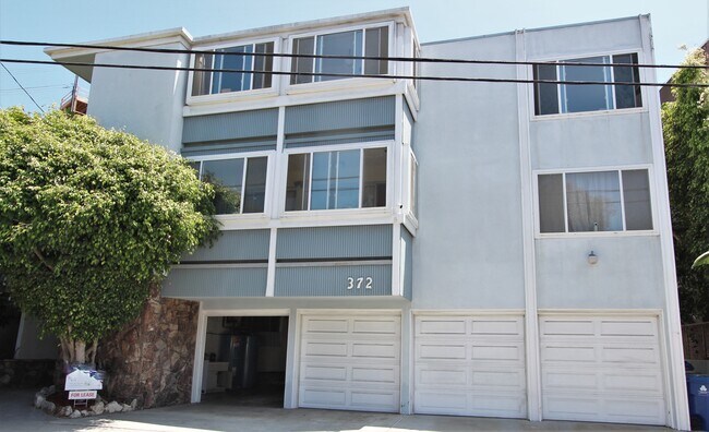 Building Photo - 372 Pershing Dr