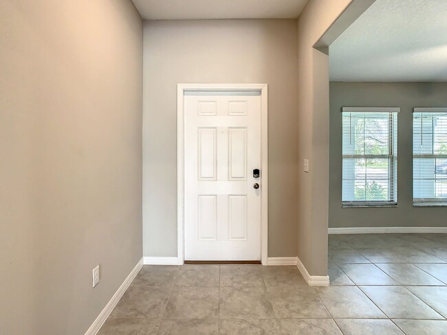 Building Photo - Beautiful 4 bedroom 2.5 bathroom Single Family House! Like new!