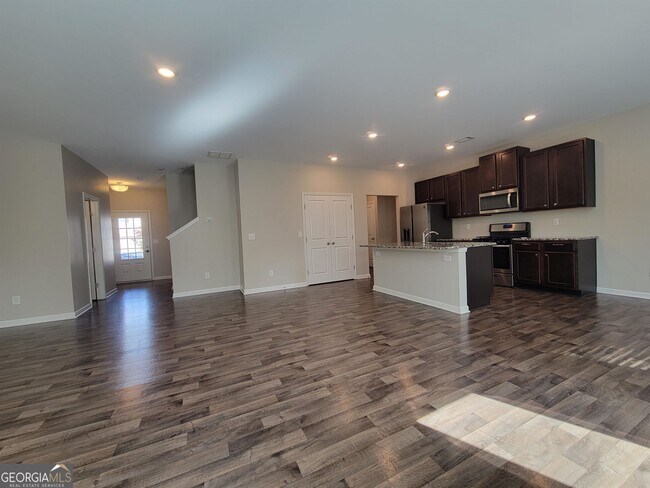 Building Photo - 404 Auburn Station Dr