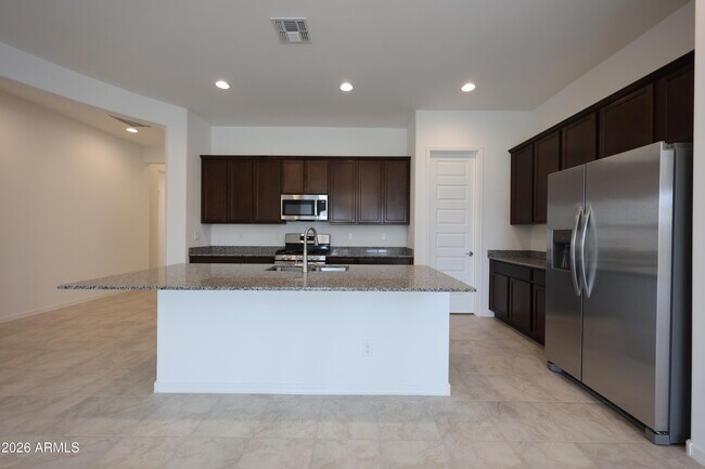 Foto del edificio - 7683 W Smoketree Dr