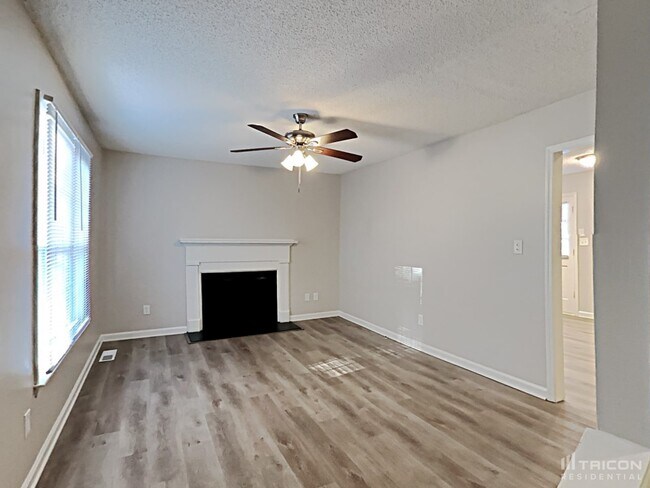 Foto del edificio - 6430 Rockshire Dr