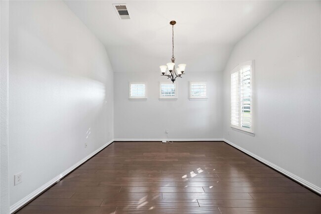 Building Photo - 601 Dunlavy Ln