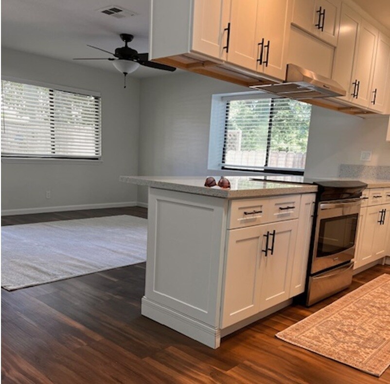 Foto principal - 9190 Tiburon Cir