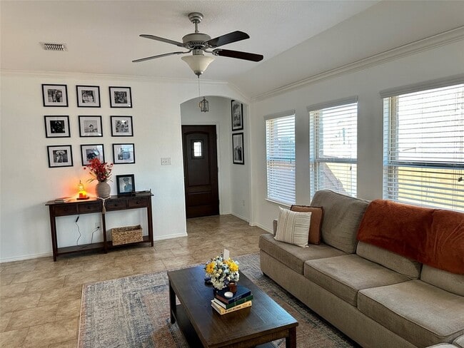 Foto del edificio - 3003 Rosemount Ln