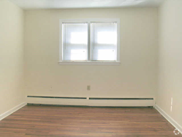 Second Bedroom - Deerfield Park Apartments