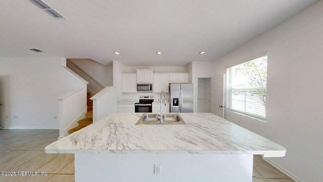 Foto del edificio - 8367 Zenith Cir