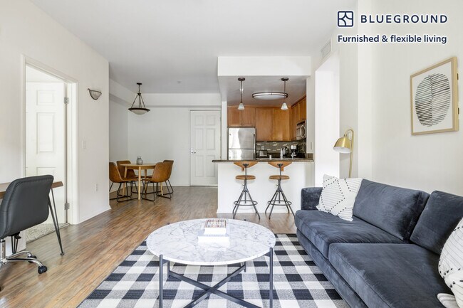 Foto del edificio - 8601 Lincoln Blvd