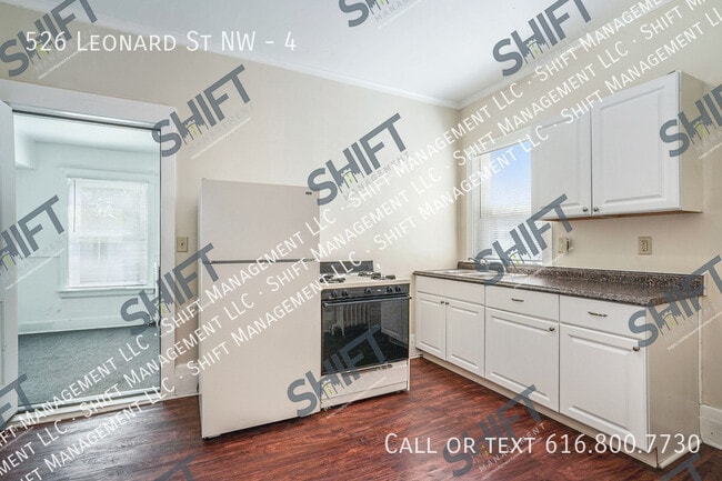 Foto del edificio - 526 Leonard St NW