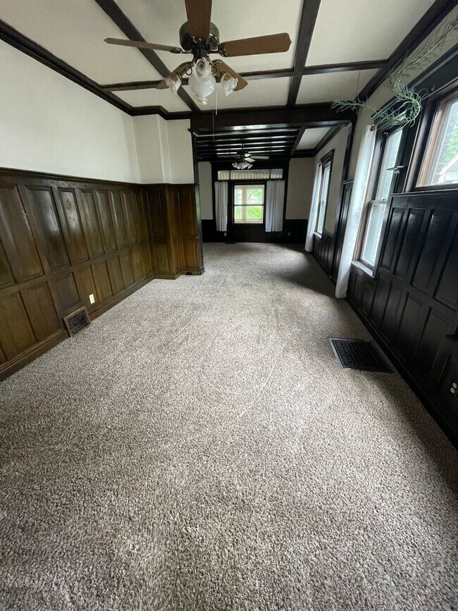 Foto del edificio - 1309 W 8th St
