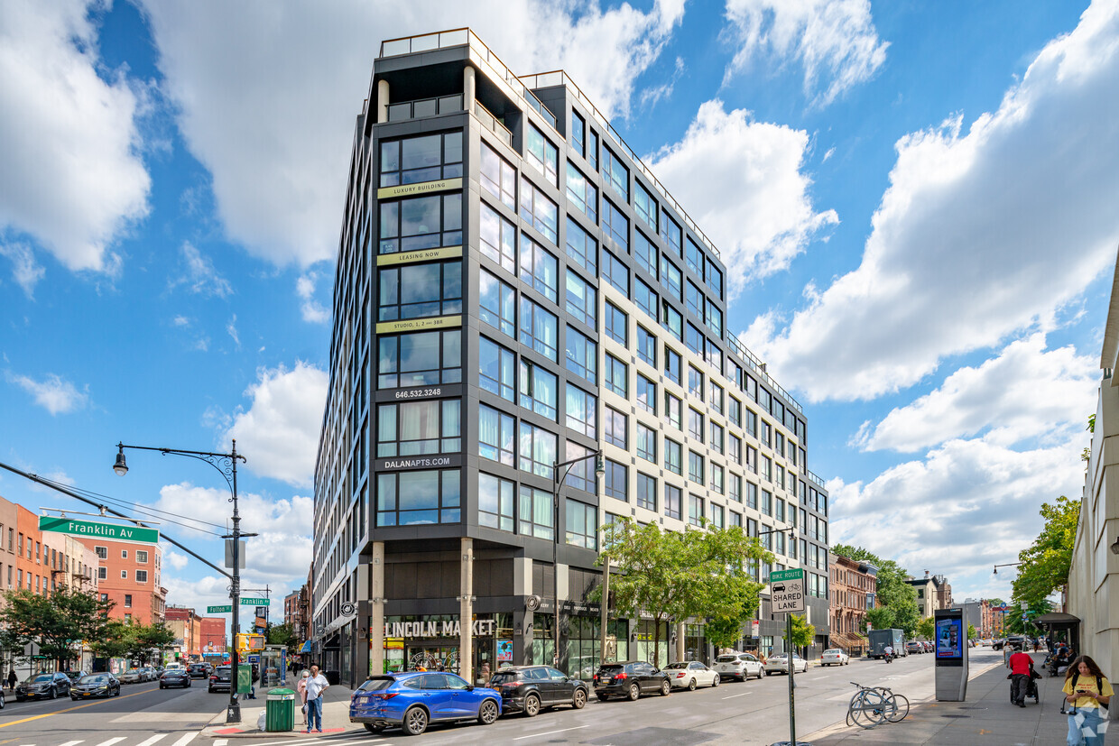 Foto principal - 1134 Fulton Street