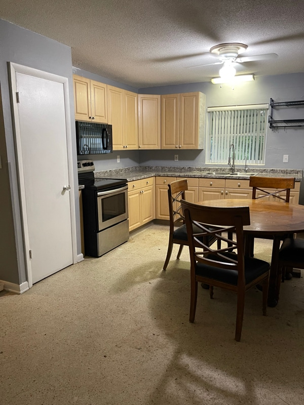 Building Photo - 2315 Coolidge Rd