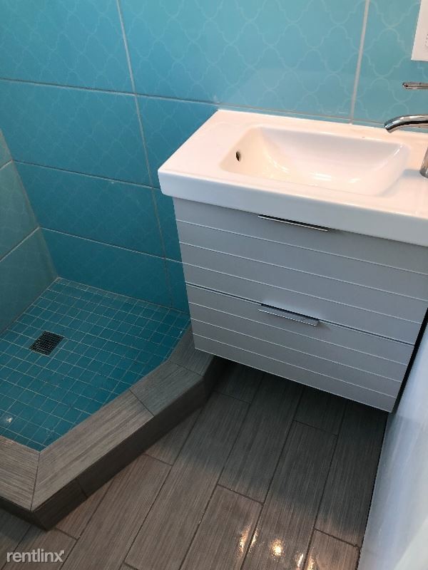 Building Photo - 2408 Bartlett St