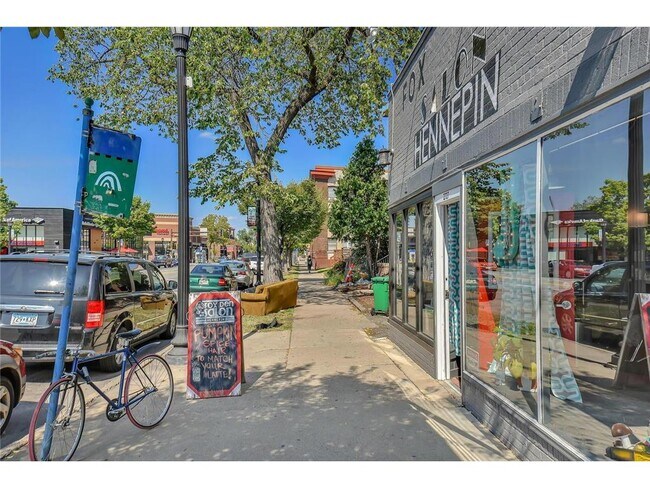 Foto del edificio - 2739 Girard Ave S