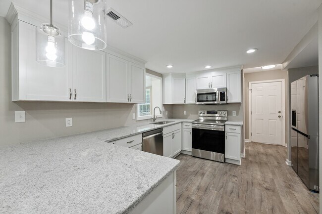 Building Photo - 505 Forrest Park Ct NW