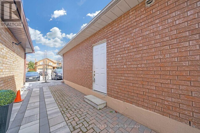 Building Photo - 24 Glenvilla Rd