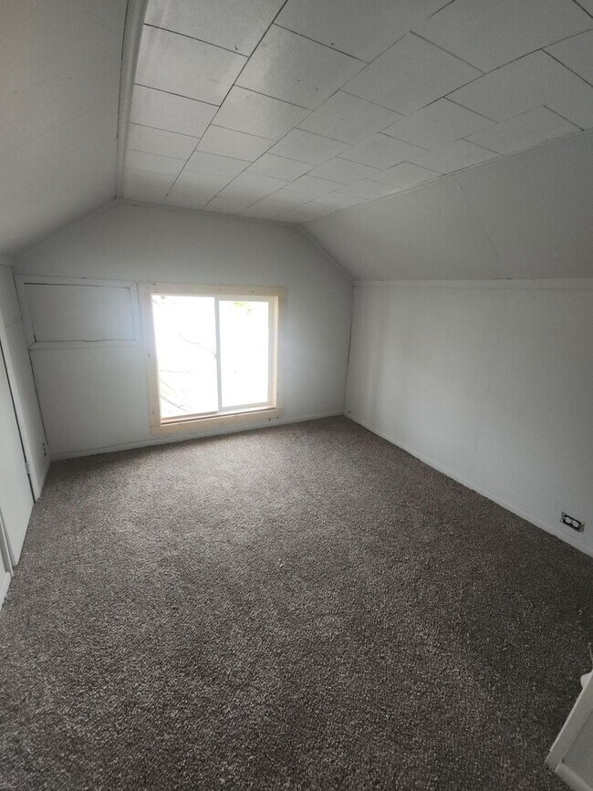 Building Photo - 3 to 4 bedrooms with 2 car attached garage...